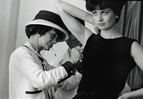 schiaparelli vs chanel|elsa schiaparelli personal life.